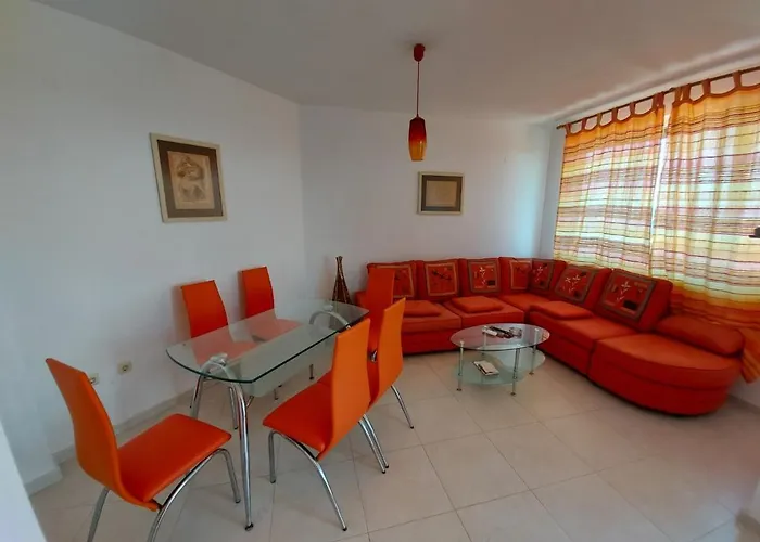 каприз Апартамент *